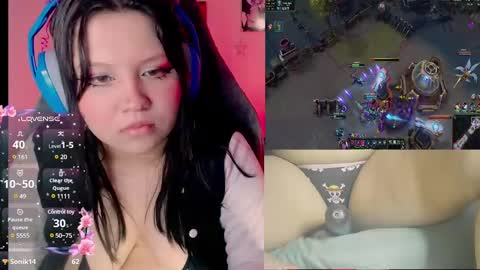 Snapshot of crystal_velvet01 chatting on December 14, 5:07 am crystal online show from December 14, 5:07 am