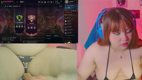 Snapshot of crystal_velvet01 chatting on February 2, 3:43 am crystal online show from February 2, 3:43 am