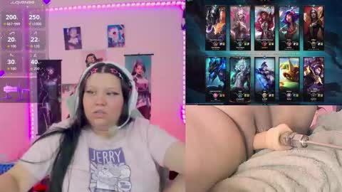 Snapshot of crystal_velvet01 chatting on February 12, 1:55 am crystal online show from February 12, 1:55 am