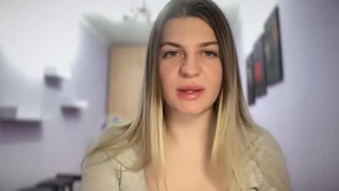 crystalblush01 online show from April 9, 6:57 pm