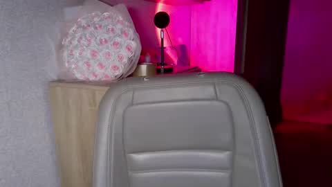 Snapshot of crystallkris chatting on December 8, 11:19 pm Kristina online show from December 8, 11:19 pm