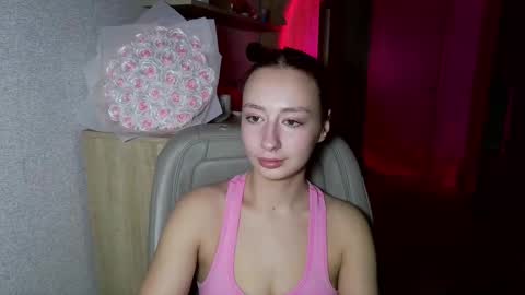 Snapshot of crystallkris chatting on December 16, 12:15 am Kristina online show from December 16, 12:15 am