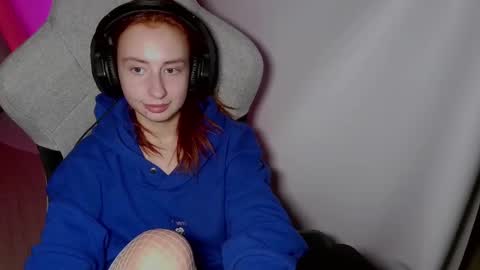 Snapshot of crystallkris chatting on January 10, 4:33 am Kristina online show from January 10, 4:33 am