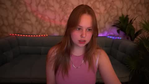 crystallpaws_ online show from October 13, 7:14 pm