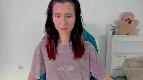 Snapshot of crystalnut chatting on November 20, 3:07 am Maria online show from November 20, 3:07 am