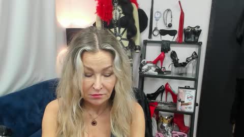 CrystalHotty online show from November 13, 6:12 am