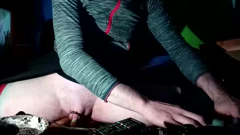 Snapshot of crystelweed chatting on October 12, 1:48 am crystelweed online show from October 12, 1:48 am