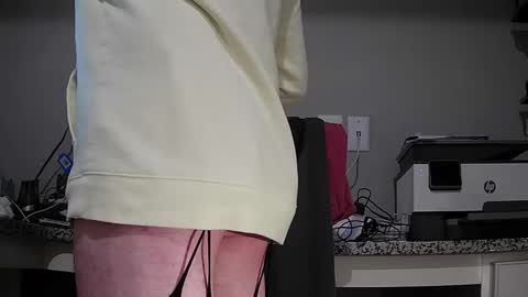 Snapshot of cuban2_slut chatting on September 15, 1:00 pm Cubantoo online show from September 15, 1:00 pm