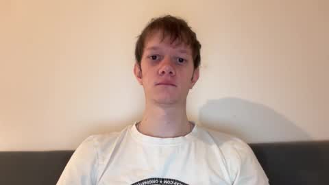 Snapshot of cube93 chatting on December 15, 2:43 pm cube93 online show from December 15, 2:43 pm