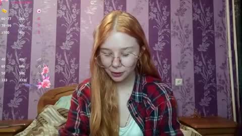 Snapshot of cucumber_kringe chatting on October 6, 8:01 am Sia online show from October 6, 8:01 am