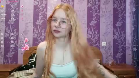 Snapshot of cucumber_kringe chatting on October 8, 7:17 am Sia online show from October 8, 7:17 am