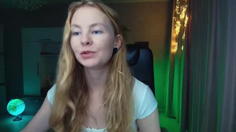 Snapshot of cuddle_kitten chatting on November 24, 1:55 pm Alexia online show from November 24, 1:55 pm