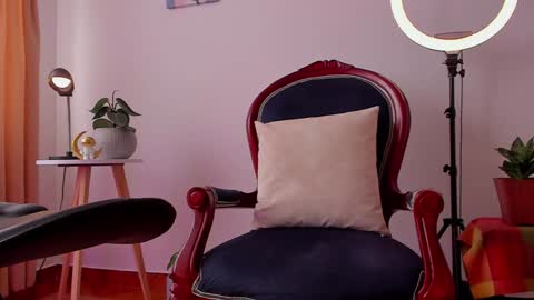 Leonela online show from December 2, 5:59 pm