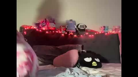 Snapshot of cum2charmxx chatting on October 17, 10:18 am cum2charmxx online show from October 17, 10:18 am