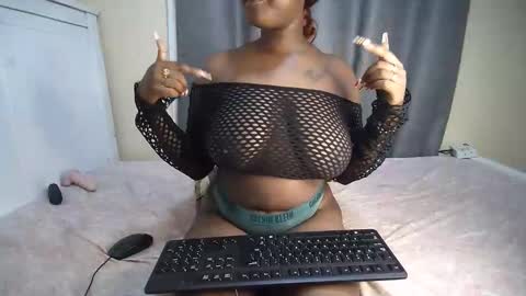 Snapshot of cum_central chatting on October 21, 1:39 am cum_central online show from October 21, 1:39 am