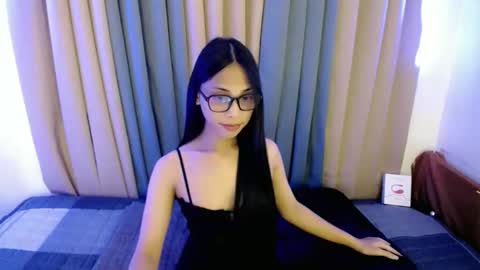 Snapshot of cum_fuck_me69 chatting on June 5, 8:31 am kez online show from June 5, 8:31 am