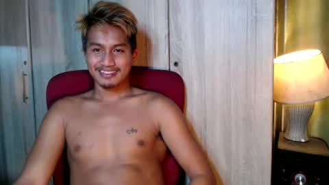 Snapshot of cum_overload chatting on February 25, 1:20 am cum_overload online show from February 25, 1:20 am