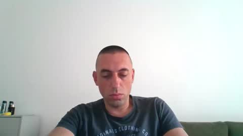 Snapshot of cum_shot8407 chatting on September 18, 8:27 am cum_shot8407 online show from September 18, 8:27 am