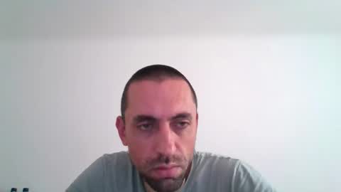 Snapshot of cum_shot8407 chatting on October 27, 9:02 am cum_shot8407 online show from October 27, 9:02 am