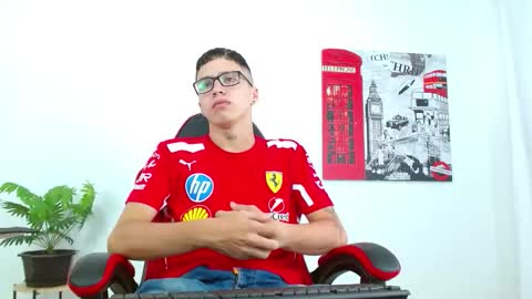 cumandres online show from September 15, 1:44 pm