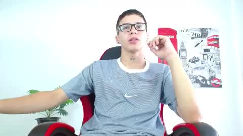 cumandres online show from September 26, 1:48 pm