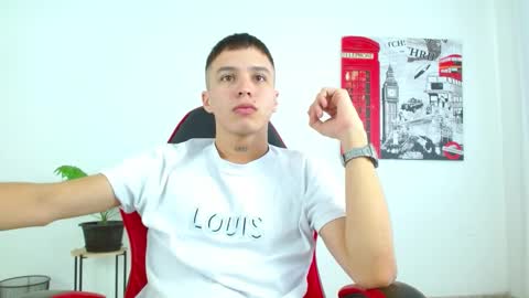 cumandres online show from November 18, 2:43 pm