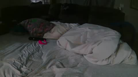 Snapshot of cuminnchill chatting on March 9, 1:25 am Malcolm and Hannah online show from March 9, 1:25 am