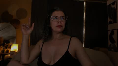 Snapshot of cumming_loving chatting on November 25, 5:57 pm Cumming Loving online show from November 25, 5:57 pm