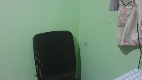 Snapshot of cumwhore4uxox chatting on November 10, 10:03 am cumwhore4uxox online show from November 10, 10:03 am