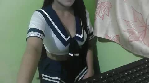 Snapshot of cumwhore4uxox chatting on November 24, 11:10 am cumwhore4uxox online show from November 24, 11:10 am