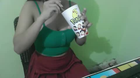 Snapshot of cumwhore4uxox chatting on December 3, 4:38 pm cumwhore4uxox online show from December 3, 4:38 pm