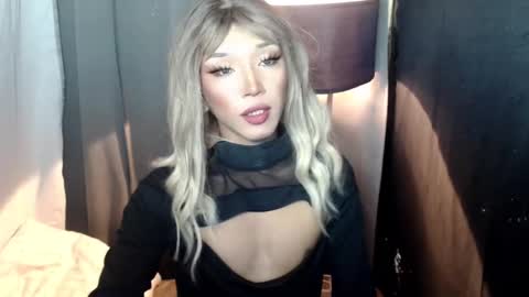 Snapshot of cumwithbrie chatting on March 2, 5:04 pm Brie online show from March 2, 5:04 pm