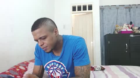 Snapshot of cuplex_hotlatina94 chatting on December 6, 10:38 am dominic and julieta... independent models online show from December 6, 10:38 am