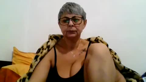 Snapshot of cuplu4346529860 chatting on January 6, 5:59 pm couple online show from January 6, 5:59 pm