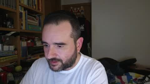 curiosillo1983 online show from April 4, 8:56 am