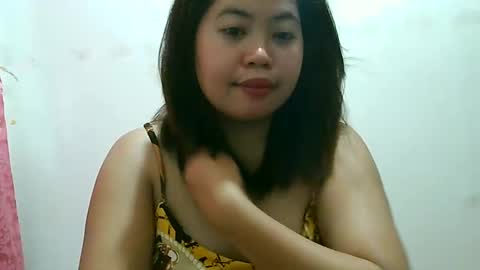 Snapshot of curious_girl247 chatting on February 3, 7:40 am curious_girl247 online show from February 3, 7:40 am