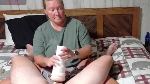 Snapshot of curiouscouple3143 chatting on November 19, 12:54 am curious couple online show from November 19, 12:54 am