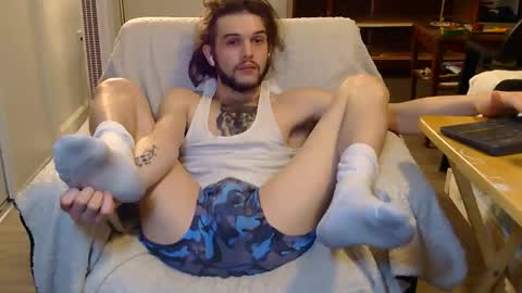 Snapshot of curiouss25 chatting on December 13, 8:14 pm curiouss25 online show from December 13, 8:14 pm