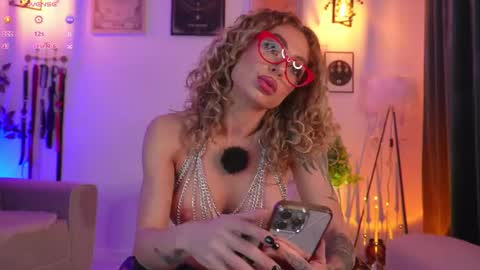 Natasha online show from December 3, 6:06 pm