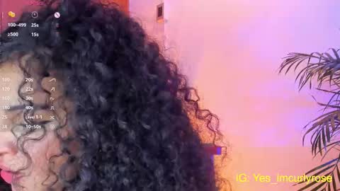 Snapshot of curlyrose_ chatting on October 22, 1:06 am Rose online show from October 22, 1:06 am
