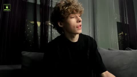 Snapshot of curlytwinkboy chatting on September 15, 3:23 pm KEVIN online show from September 15, 3:23 pm