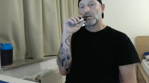 Snapshot of curman85 chatting on January 7, 11:14 pm Curman85 online show from January 7, 11:14 pm