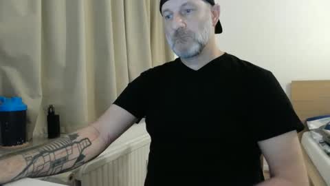 Snapshot of curman85 chatting on January 11, 12:22 am Curman85 online show from January 11, 12:22 am