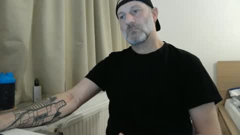 Snapshot of curman85 chatting on January 11, 9:46 pm Curman85 online show from January 11, 9:46 pm