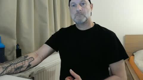 Snapshot of curman85 chatting on January 25, 12:17 am Curman85 online show from January 25, 12:17 am