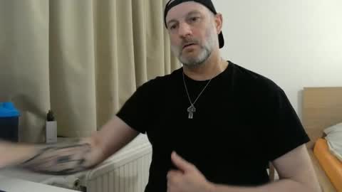 Snapshot of curman85 chatting on February 2, 12:09 am Curman85 online show from February 2, 12:09 am