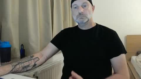 Snapshot of curman85 chatting on September 16, 10:44 pm Curman85 online show from September 16, 10:44 pm