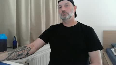 Snapshot of curman85 chatting on September 26, 11:09 pm Curman85 online show from September 26, 11:09 pm