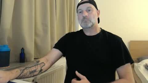 Snapshot of curman85 chatting on October 12, 10:09 pm Curman85 online show from October 12, 10:09 pm