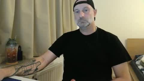 Snapshot of curman85 chatting on October 25, 10:48 pm Curman85 online show from October 25, 10:48 pm